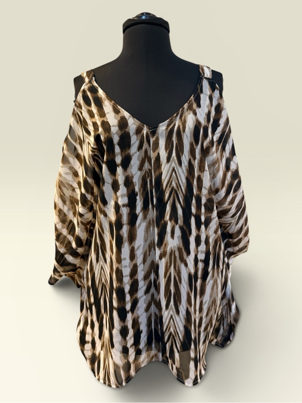 Wendy Bellissimo Brown and Black Cold-Shoulder Tunic